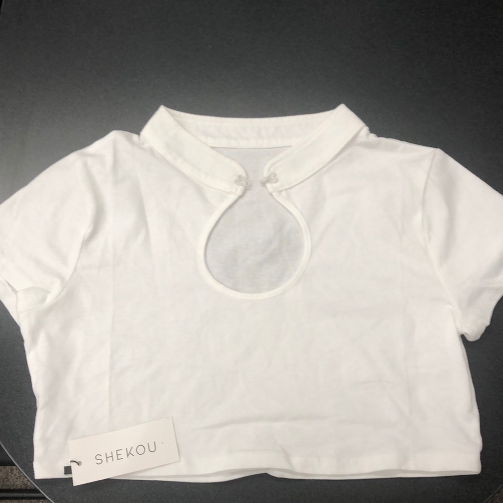 White crop short sleeve shirt